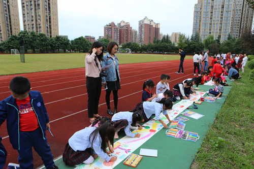 建平学校 掀起最炫民族风