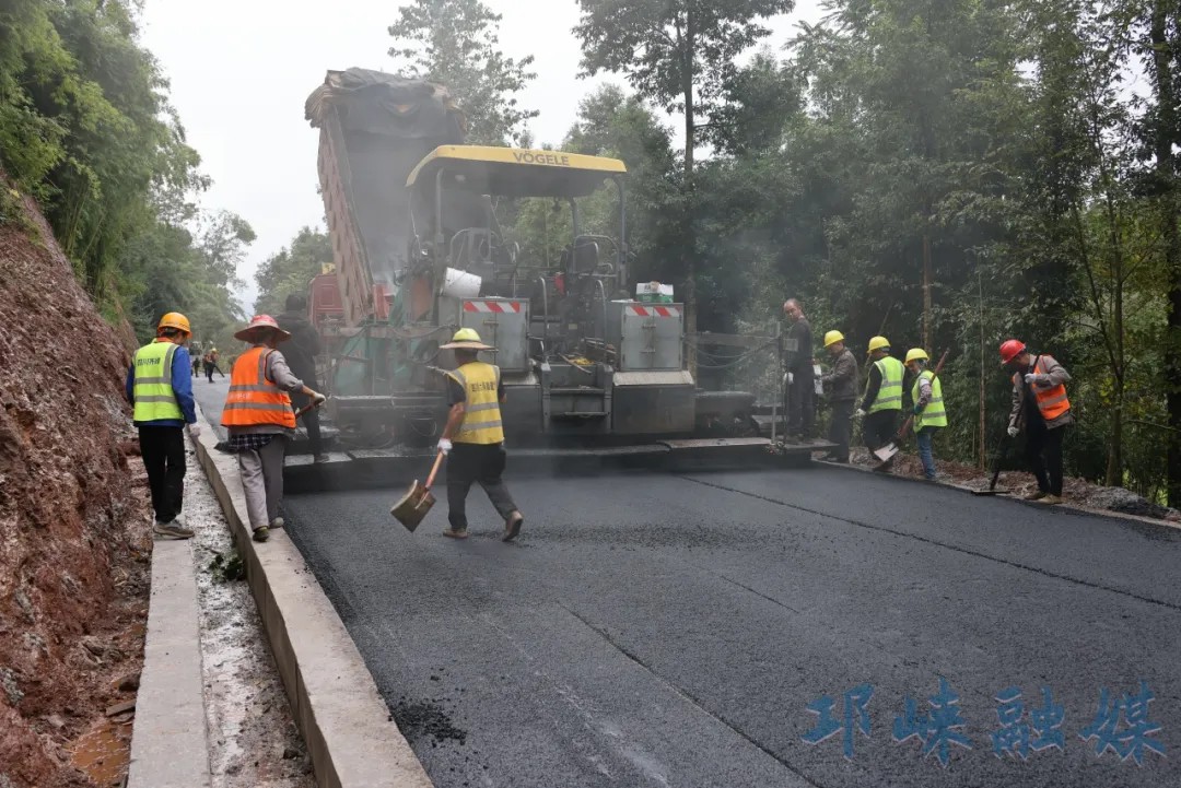 抓项目促投资 奋力冲刺四季度丨民生路+产业路，邛崃这条路即将通车