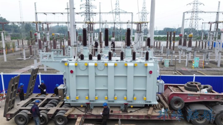 110千伏邛崃变电站主变增容完成关键安装