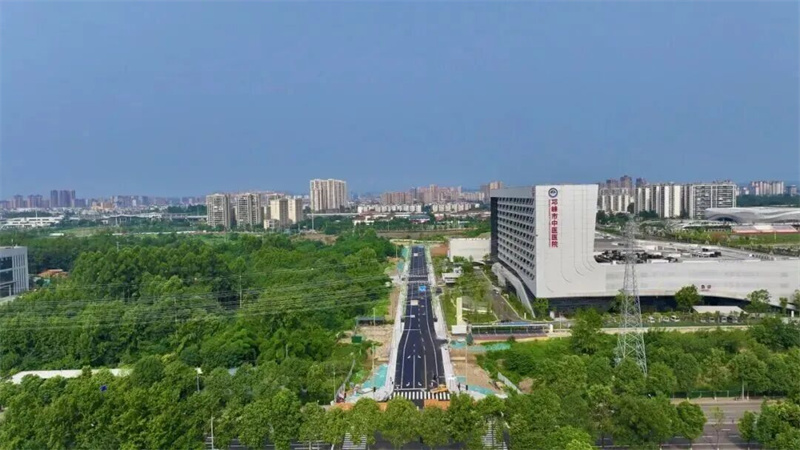 民生实事“回头看”丨民生路通民心畅！邛崃高铁片区三条新建道路全面投用​
