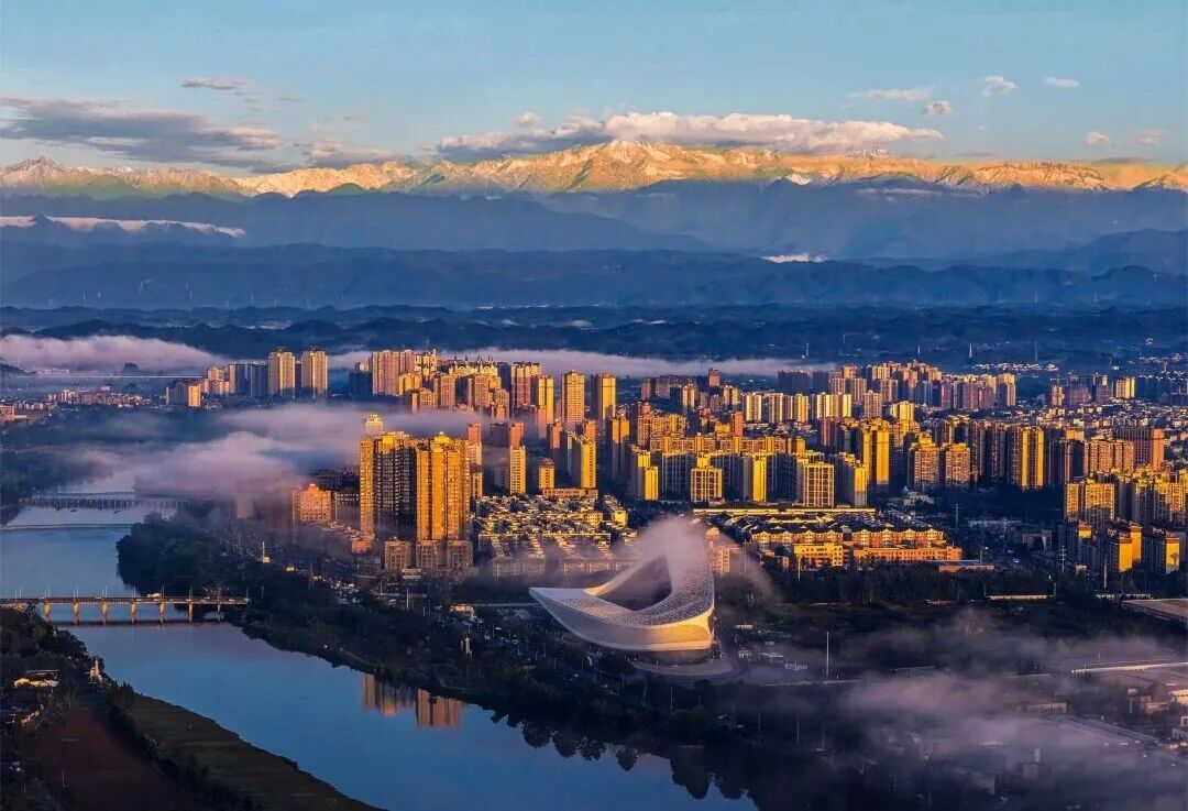 市委常委会召开会议